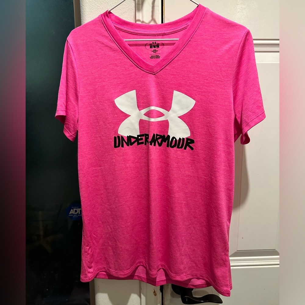 Under Armour Women's Tech Marker Twist V-Neck T-Shirt Pink